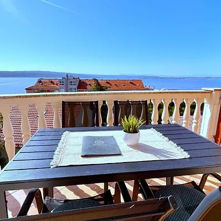 Appartamento Mit Balkon Und Meerblick