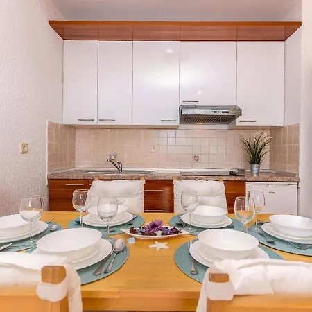 Apartment Mit Balkon Und Meerblick